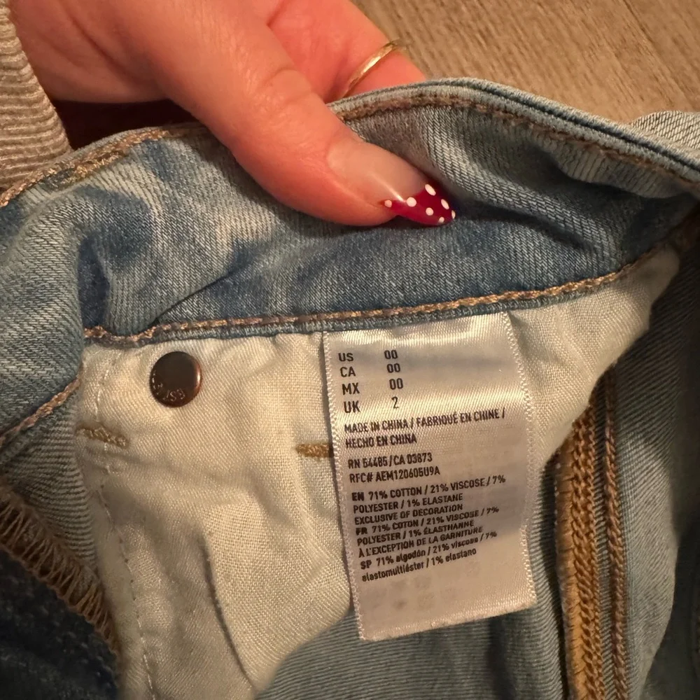 American Eagle Outfitters Light Wash Denim Jean Shorts - Picture 4 of 4